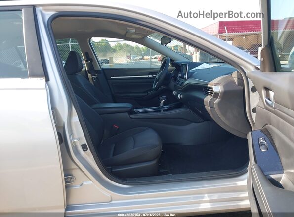 1N4BL4DV7PN366795 2023 NISSAN ALTIMA Silver Vista interior delantera