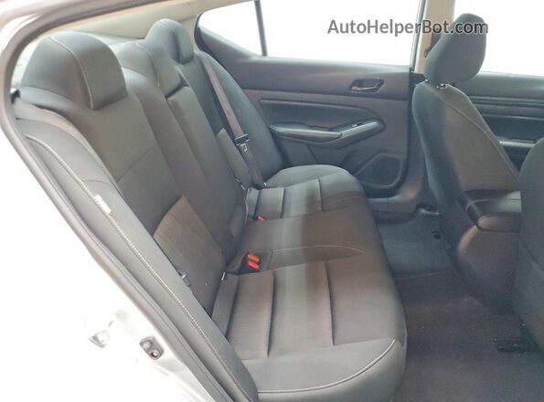 1N4BL4DV7RN410118 2024 NISSAN ALTIMA Silver უკანა სავარძლების ხედი