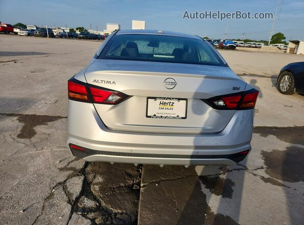 1N4BL4DV7RN429266 2024 NISSAN ALTIMA Серебряный Вид сзади