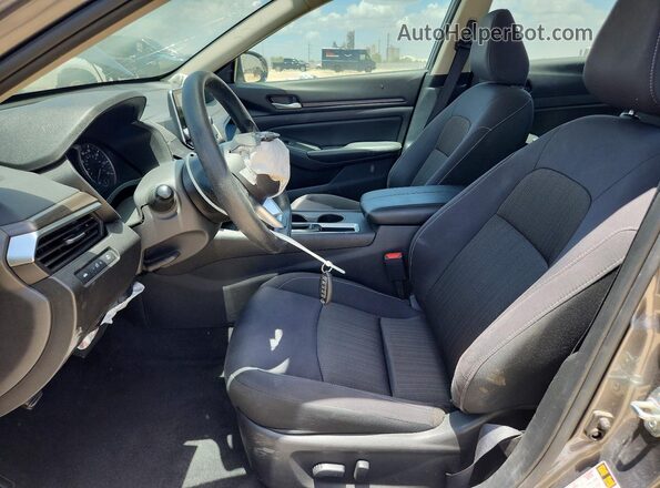 1N4BL4DV7SN337743 2025 NISSAN ALTIMA Gray Front interior view