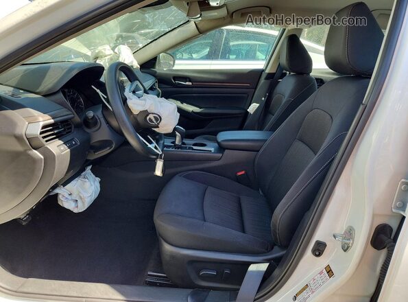 1N4BL4DV7SN374047 2025 NISSAN ALTIMA White Front interior view