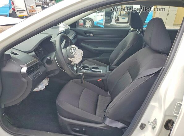 1N4BL4DV7SN377465 2025 NISSAN ALTIMA White Front interior view