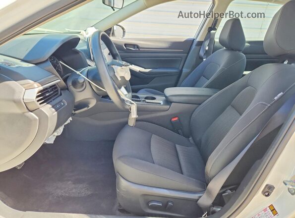 1N4BL4DV7TN313220 2026 NISSAN ALTIMA White Vista interior delantera