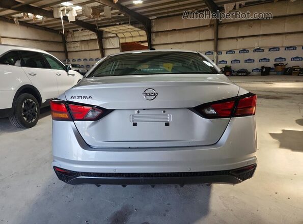 1N4BL4DV7TN338876 2026 NISSAN ALTIMA Silver Rear view