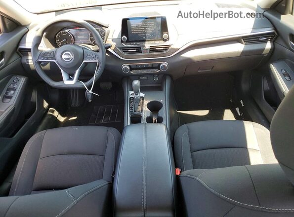 1N4BL4DV8SN404057 2025 NISSAN ALTIMA Gray Dashboard view