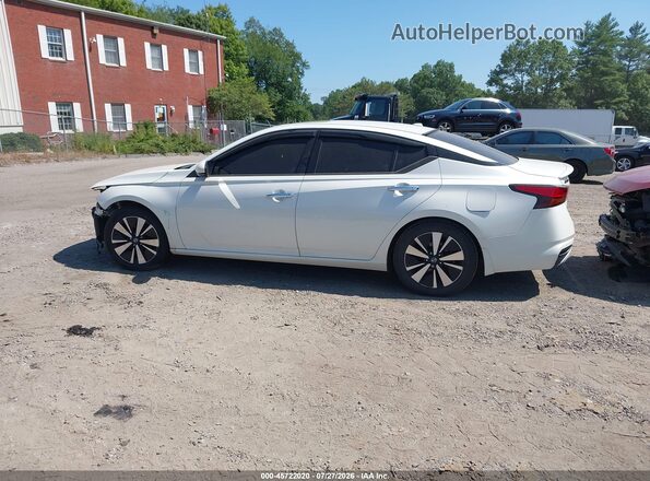 1N4BL4DV9KC116110 2019 NISSAN ALTIMA White Вид задньої частини салону