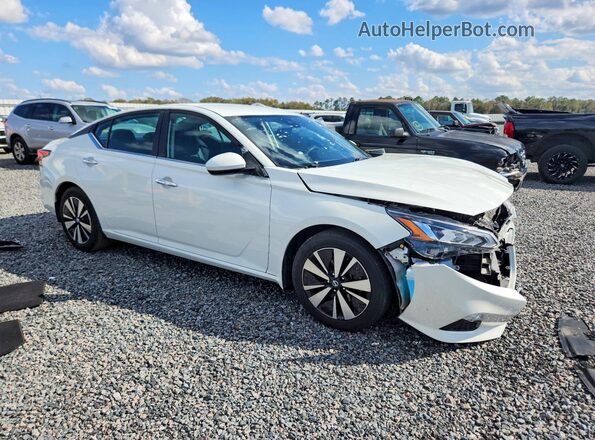1N4BL4DV9MN416172 2021 NISSAN ALTIMA White Przód prawy