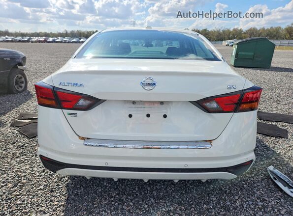 1N4BL4DV9MN416172 2021 NISSAN ALTIMA White Widok z tyłu