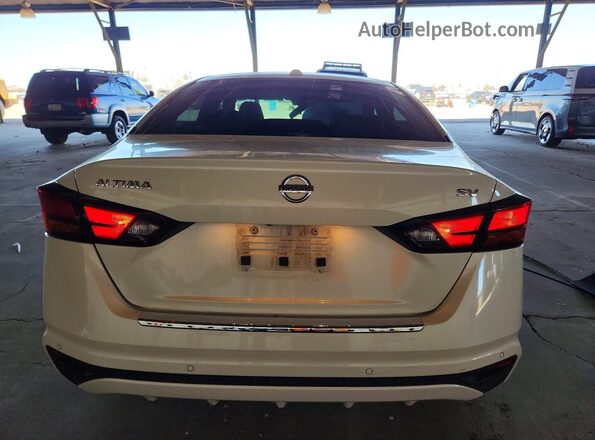 1N4BL4DV9NN353947 2022 NISSAN ALTIMA White უკანა ხედი