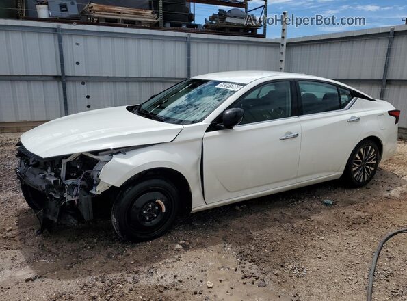 1N4BL4DV9SN318076 2025 NISSAN ALTIMA White 360 interior view