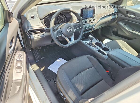 1N4BL4DV9SN363776 2025 NISSAN ALTIMA Белый Вид панели приборов
