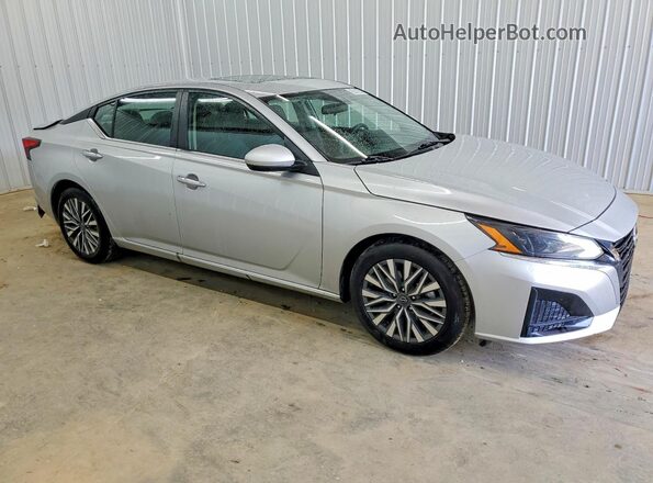 1N4BL4DVXPN370128 2023 NISSAN ALTIMA Silver Przód prawy