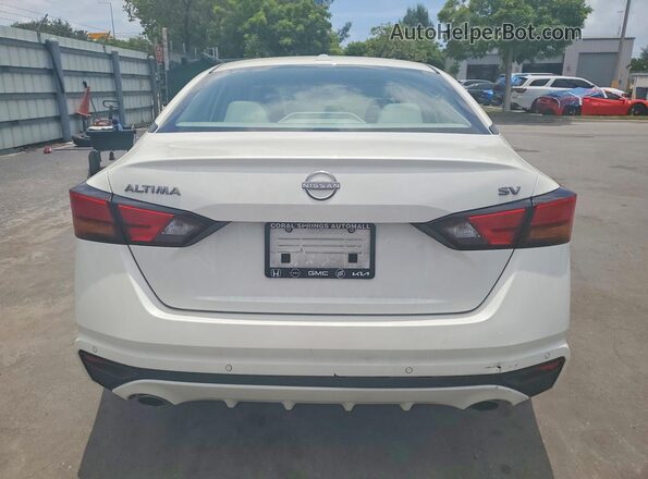 1N4BL4DVXRN411523 2024 NISSAN ALTIMA White Հետևի տեսք