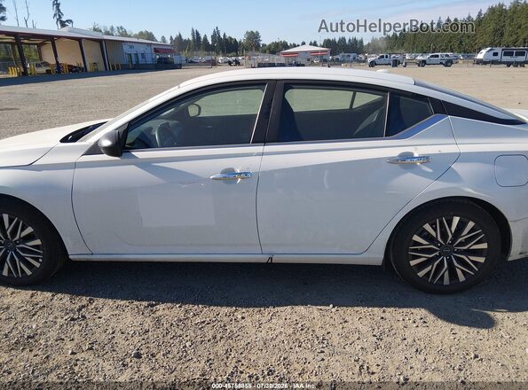 1N4BL4DVXSN380716 2025 NISSAN ALTIMA White Widok wnętrza 360 stopni