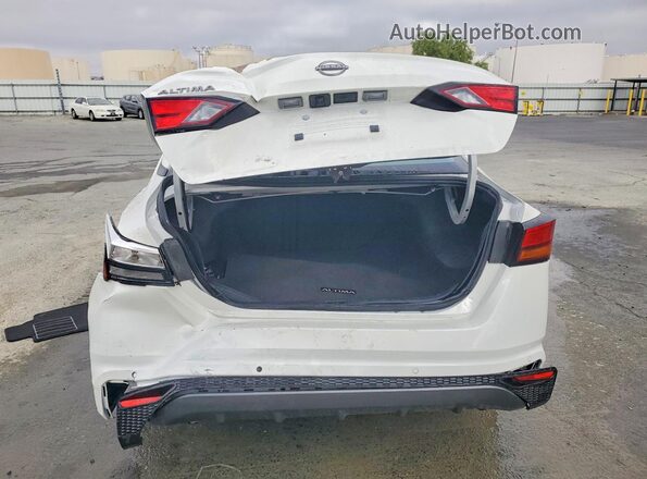 1N4BL4DVXTN322140 2026 NISSAN ALTIMA White Вид ззаду