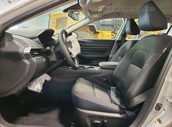 1N4BL4DW1TN328613 2026 NISSAN ALTIMA Silver წინა სალონის ხედი