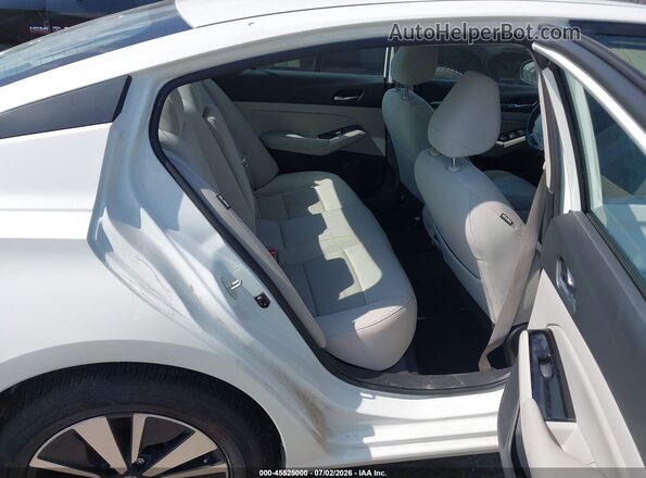 1N4BL4DW2NN363910 2022 NISSAN ALTIMA White VIN კოდის სტიკერის ხედი