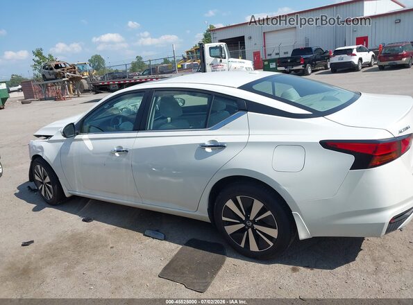 1N4BL4DW2NN363910 2022 NISSAN ALTIMA White სალონის 360-გრადუსიანი ხედი