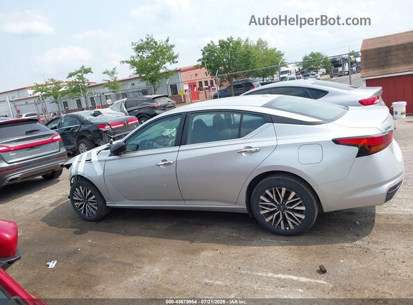 1N4BL4DW3SN410714 2025 NISSAN ALTIMA Silver Սալոնի հետևի տեսք