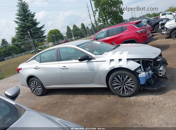 1N4BL4DW3SN410714 2025 NISSAN ALTIMA Silver Սարքավորումների վահանակի տեսք