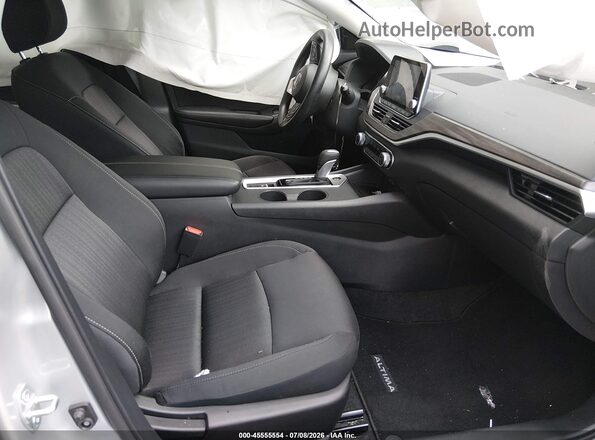 1N4BL4DW4TN320604 2026 NISSAN ALTIMA Silver Вид салону спереду