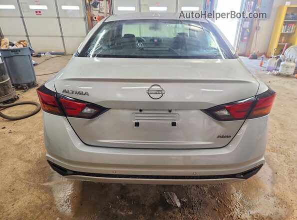 1N4BL4DW5SN377053 2025 NISSAN ALTIMA Silver Հետևի տեսք