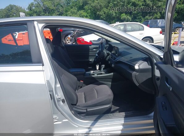 1N4BL4DW5SN378753 2025 NISSAN ALTIMA Silver Вид салону спереду