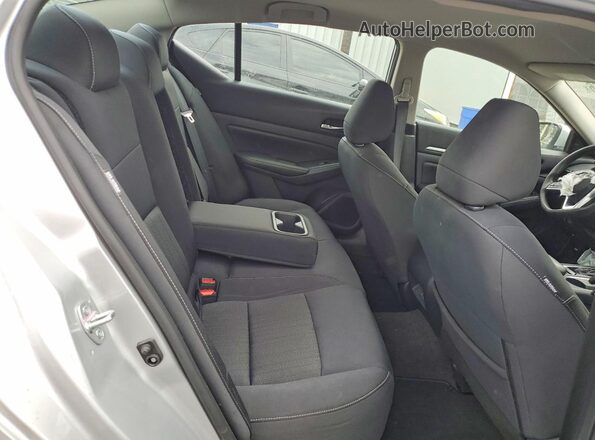1N4BL4DW8NN353768 2022 NISSAN ALTIMA Silver Rear seats view