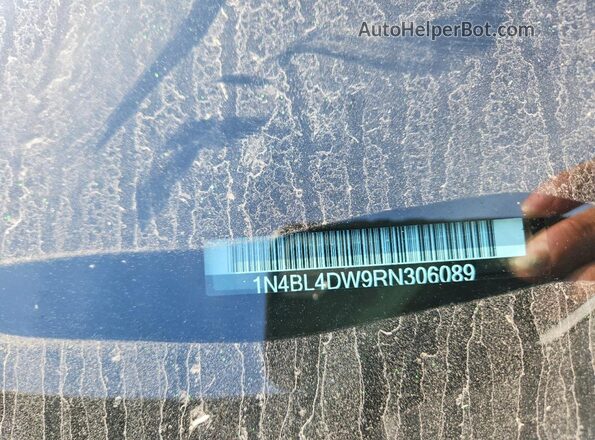 1N4BL4DW9RN306089 2024 NISSAN ALTIMA Silver Vista del compartimento del motor