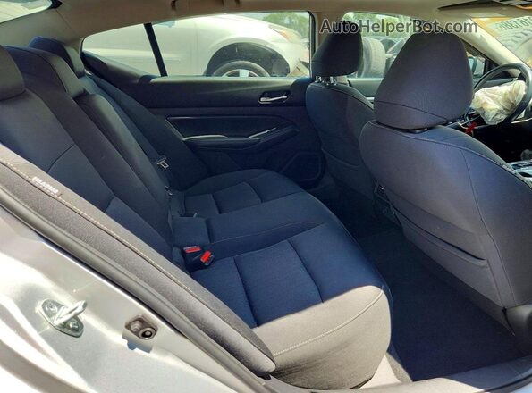 1N4BL4DWXKC152607 2019 NISSAN ALTIMA Silver Հետևի նստատեղերի տեսք