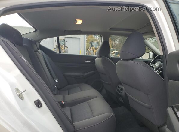 1N4BL4DWXLC185673 2020 NISSAN ALTIMA White Rear seats view