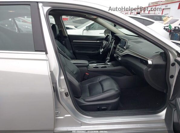 1N4BL4EV2KC174929 2019 NISSAN ALTIMA Серебряный Вид салона спереди