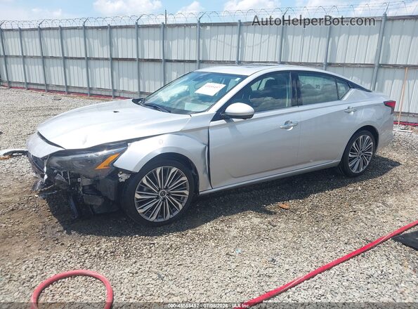 1N4BL4EV2PN394910 2023 NISSAN ALTIMA Серебряный Передняя левая четверть