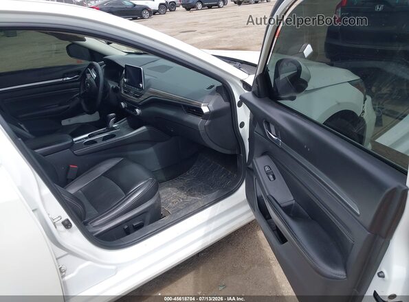1N4BL4EV3KC129885 2019 NISSAN ALTIMA White Вид салону спереду