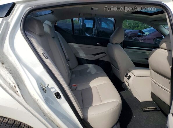 1N4BL4EV3MN300965 2021 NISSAN ALTIMA White Rear seats view