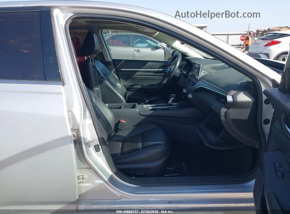 1N4BL4EV5KC198190 2019 NISSAN ALTIMA Silver Widok wnętrza z przodu