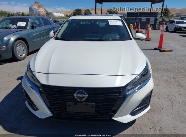 1N4BL4EV7RN325634 2024 NISSAN ALTIMA White Widok wnętrza 360 stopni