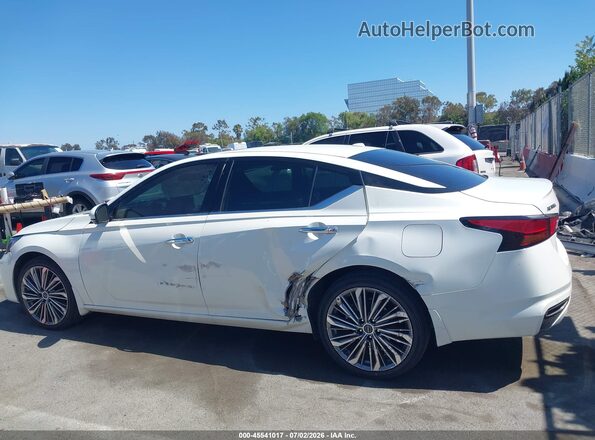 1N4BL4EW2RN389699 2024 NISSAN ALTIMA White Vista interior trasera