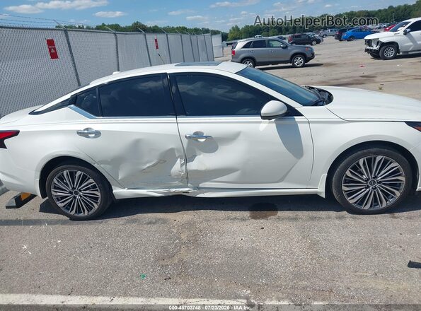 1N4BL4EW6SN336980 2025 NISSAN ALTIMA White Widok wnętrza z tyłu