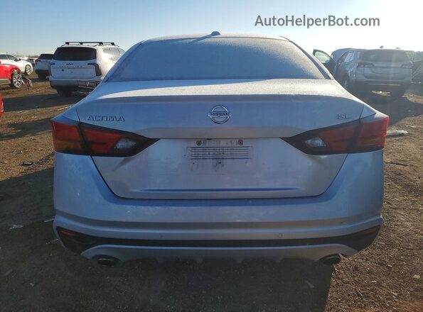 1N4BL4EW9LC137452 2020 NISSAN ALTIMA Серебряный Вид сзади