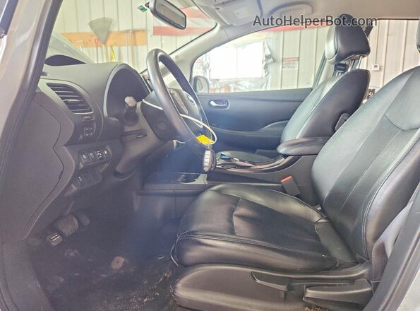 1N4BZ0CP3GC310553 2016 NISSAN LEAF Silver Widok wnętrza z przodu