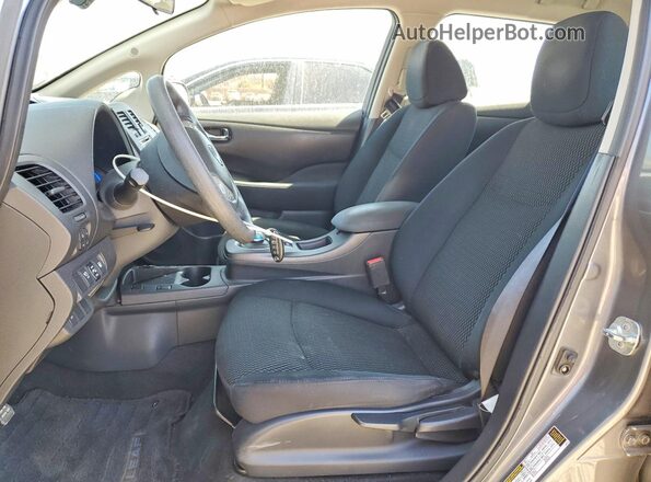 1N4BZ0CP6HC311259 2017 NISSAN LEAF Charcoal Вид салону спереду