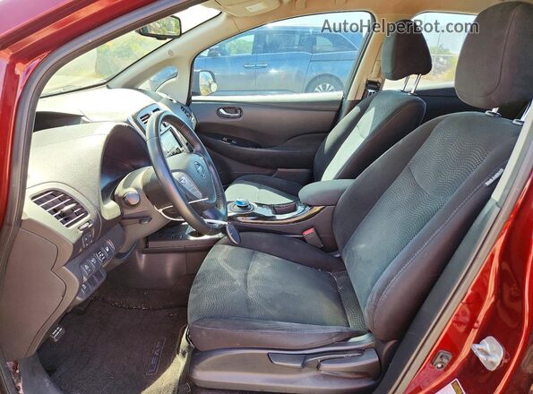 1N4BZ0CP9GC305650 2016 NISSAN LEAF Maroon Вид салону спереду