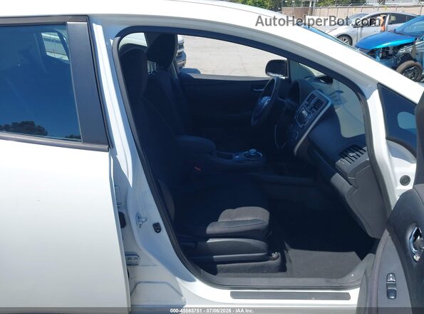 1N4BZ0CP9HC303236 2017 NISSAN LEAF White Widok wnętrza z przodu