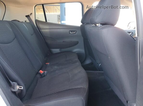 1N4BZ0CP9HC311269 2017 NISSAN LEAF Серебряный Вид задних сидений