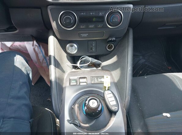 1N4BZ1BP0LC307238 2020 NISSAN LEAF Серебряный Вид панели приборов