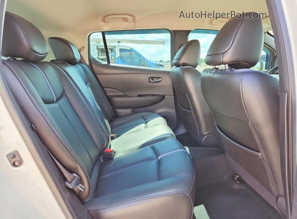 1N4BZ1CP3KC310891 2019 NISSAN LEAF Белый Вид задних сидений