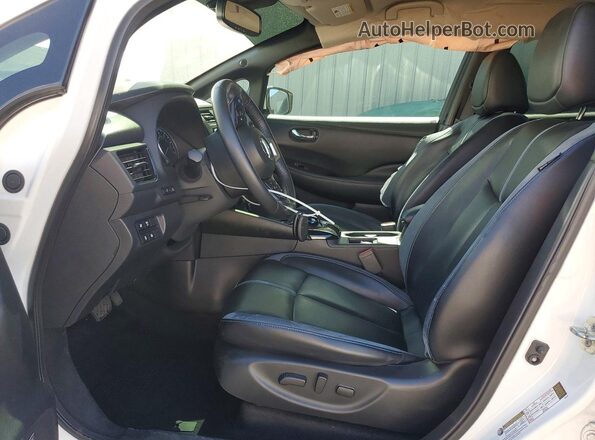 1N4BZ1CP5KC317180 2019 NISSAN LEAF Белый Вид салона спереди