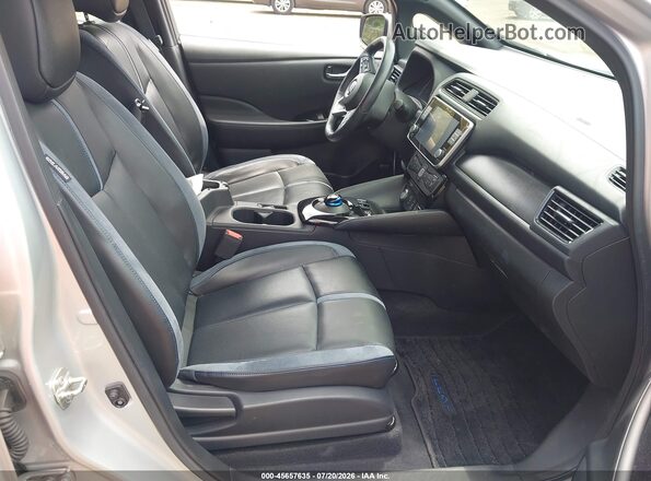 1N4BZ1CP8KC319554 2019 NISSAN LEAF Silver წინა სალონის ხედი