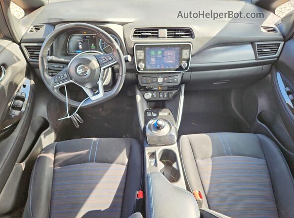 1N4BZ1CP9KC318204 2019 NISSAN LEAF Blue Vista del salpicadero